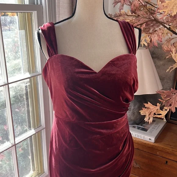 Revelry Velvet Dawson Dress Romantic Rose - Picture 3 of 4